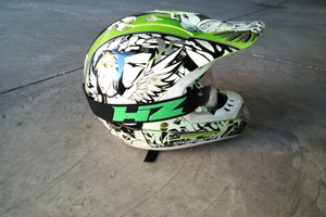 Caschi giacche e guanti moto