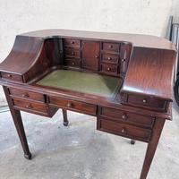 Scrittoio a serrandina in legno piano in pelle