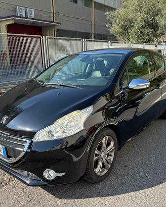 Peugeot 208 1.4 HDi 68 CV 3 porte Allure 2015 Tett
