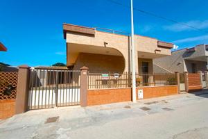 VILLINO A 100 MT DAL MARE - PUNTA SECCA Rif. 347