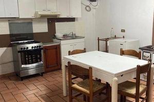 Villa di 160 m² con più di 5 locali a Serramazzoni