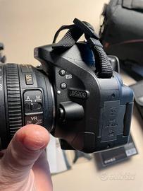 NIKON  D5200
