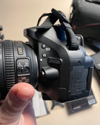 NIKON  D5200