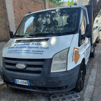 Ford transit con cassone