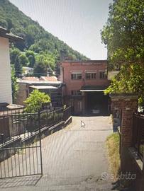 Immobile di 900 m² a Canzo