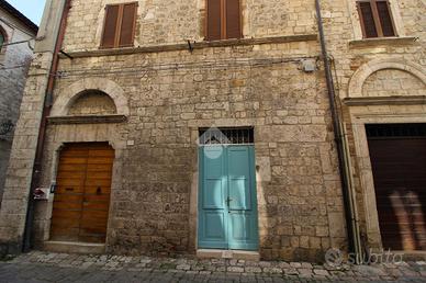MAGAZZINO A ASCOLI PICENO