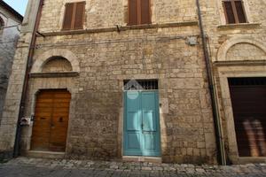 MAGAZZINO A ASCOLI PICENO