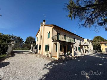 Villa di 270 m² con più di 5 locali a Oderzo