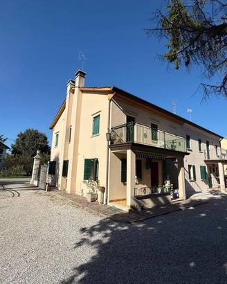 Villa di 270 m² con più di 5 locali a Oderzo