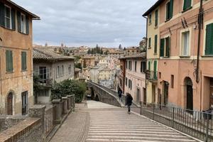 2 LOCALI A PERUGIA
