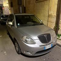 Lancia y 1.3 multijet momo tetto panoramico 105hp