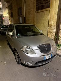Lancia y 1.3 multijet momo tetto panoramico 105hp