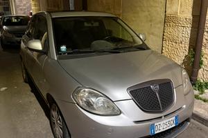 Lancia y 1.3 multijet momo tetto panoramico 105hp