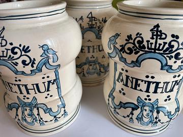 Trittico di Albarelli in maiolica policroma