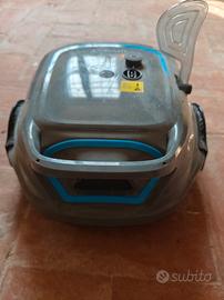Robottino per la piscina 