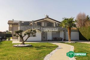 VILLA DI PREGIO A MAGNAGO