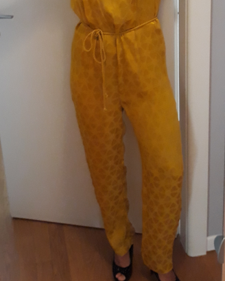 Tuta color giallo /ocra