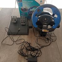 Volante Logitech per PS2 con pedalina