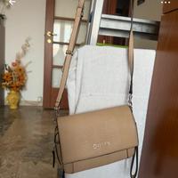 Pochette Guess