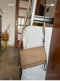 Pochette Guess