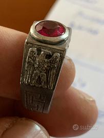 Anello fascista  in argento con rubino