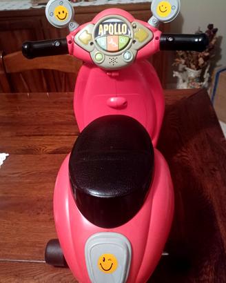 Vespa giocattolo a spinta