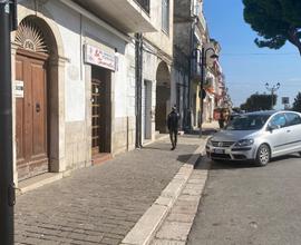 Splendidi locali al centro in piazza umberto I
