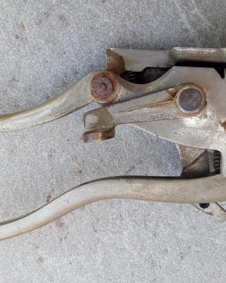 Pinza per legare le forme di formaggio