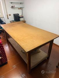 Tavolo da lavoro sartoria