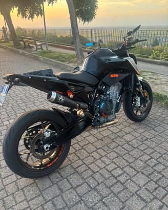 Ktm duke 890
