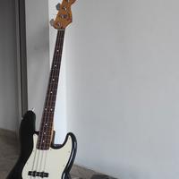 basso Fender jazz mex e ampli Vox Pathfinder 10 