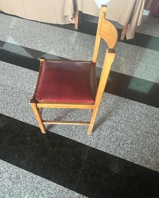 200 sedie pronte per il ritiro