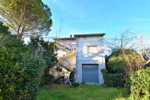 Soluzione Indipendente con garage, soffitta e terr