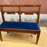 Panca in legno con seduta in velluto blu