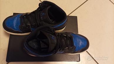 scarpa Jordan 1 mid blu e nera