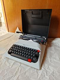 Olivetti Lettera 12, macchina da scrivere