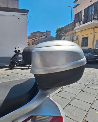 due bauletti uno universale uno originale 