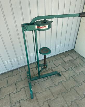 Tappatrice a colonna vintage