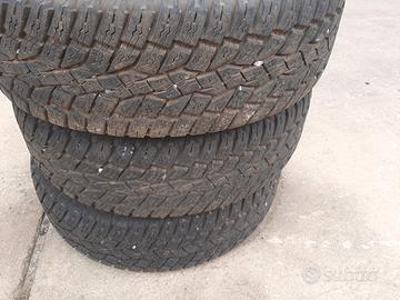 Gomme 225 70 15