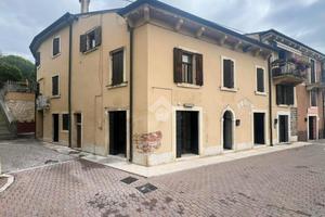 NEGOZIO A SAN MARTINO BUON ALBERGO