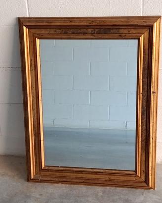 Specchio con cornice in legno laccata
