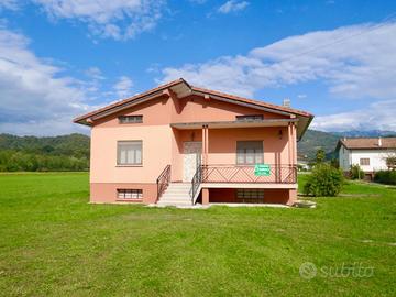 CASA TRICAMERE CON GIARDINO