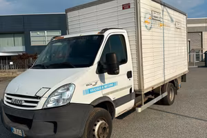 IVECO DAILY 65C14 SPONDA POSTERIORE CARICATRICE