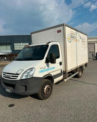 IVECO DAILY 65C14 SPONDA POSTERIORE CARICATRICE