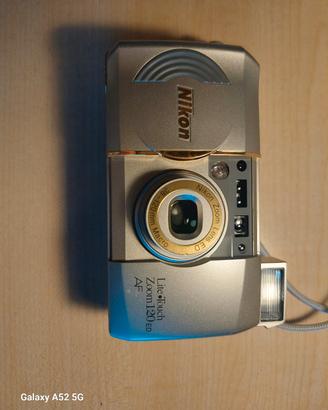 Fotocamera analogica compatta Nikon 