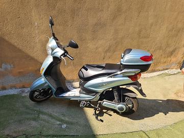 Scooter elettrico Z-TECH
