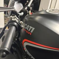 Stupenda Ducati Monster 821 Stealth