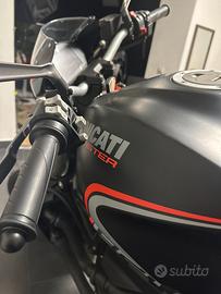 Stupenda Ducati Monster 821 Stealth