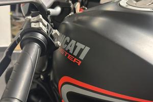 Stupenda Ducati Monster 821 Stealth