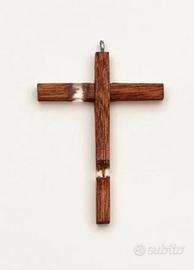 Ciondolo croce pendente legno e resina trasparente